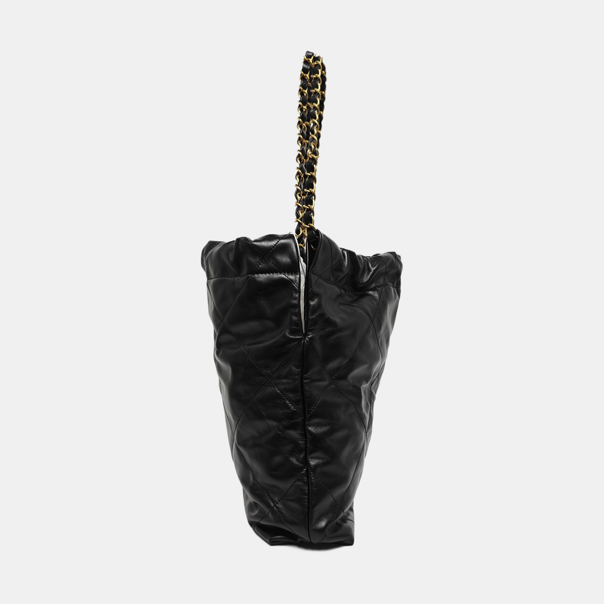 CHANEL 22 Small Quilted Calfskin Black