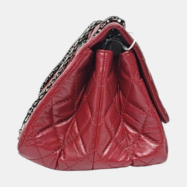 Authenticated pre-owned  2.55 Quilted Calfskin Red - Shoulder Bag at Looply
