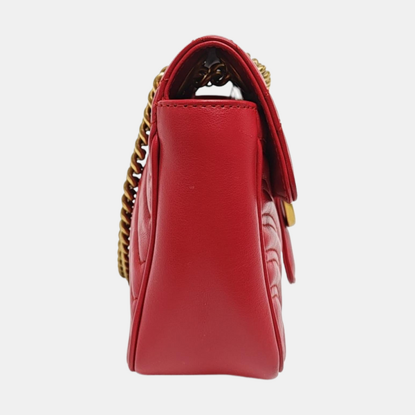 Authenticated pre-owned  GG Marmont Medium Quilted Calfskin Red - Shoulder Bag at Looply