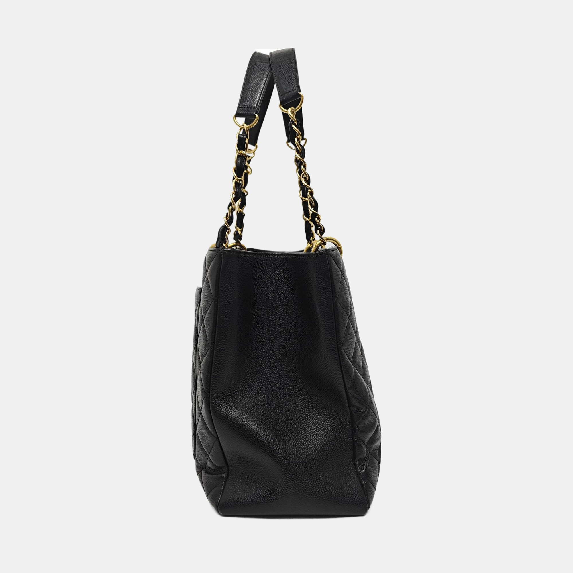 CHANEL GST Extra Grande Piel de Becerro Granulada Acolchada Negra