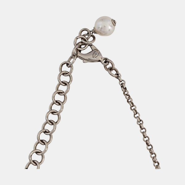 Collar de plata de metal