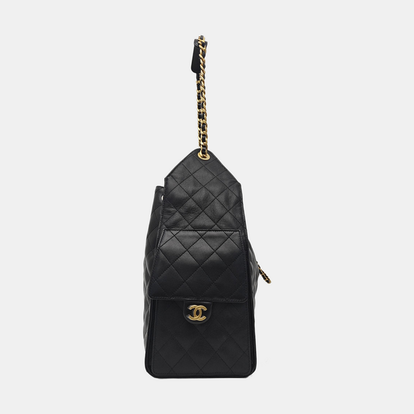 CHANEL 25 Medium Quilted Grained Calfskin Black