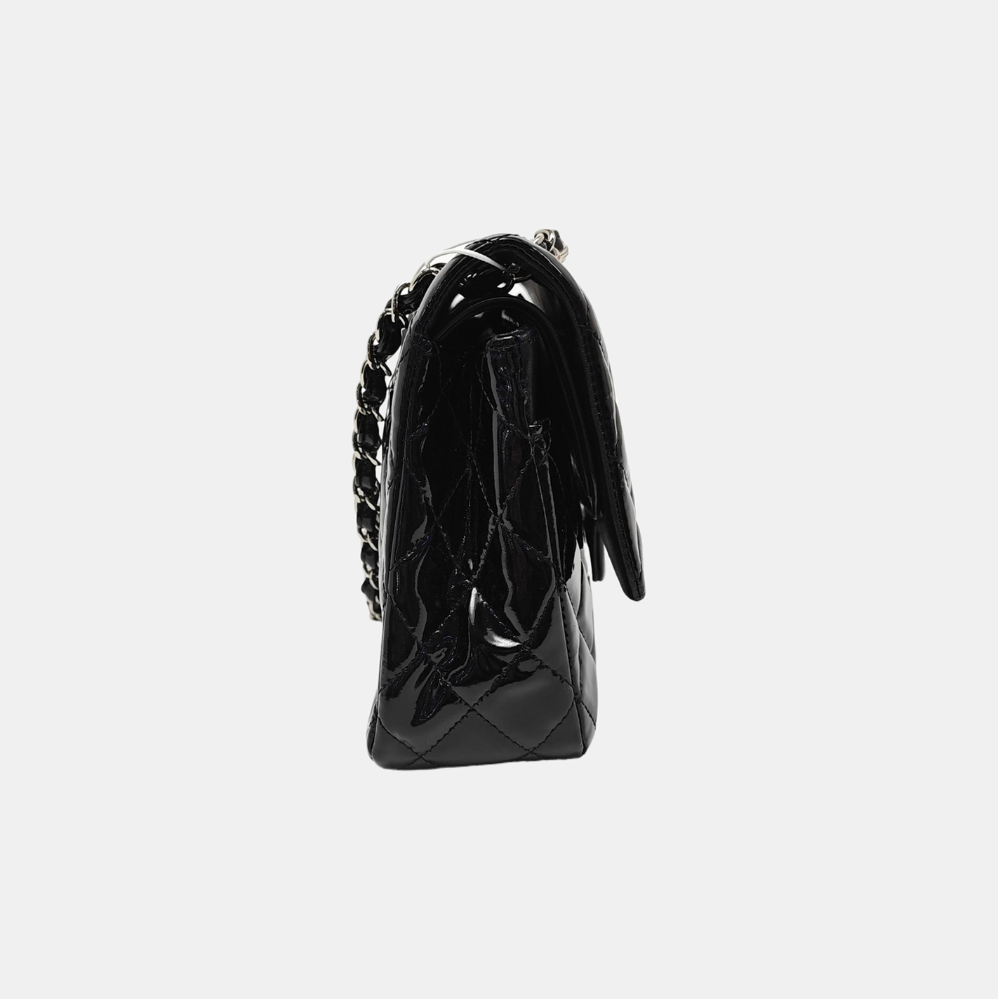 Authenticated pre-owned  CLASSIC FLAP Medium Quilted Patent Leather Black - Shoulder Bag at Looply
