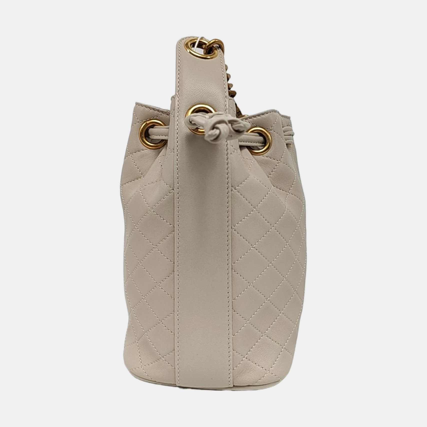Authenticated pre-owned  CASSANDRE Quilted Lambskin White - Bucket Bag at Looply