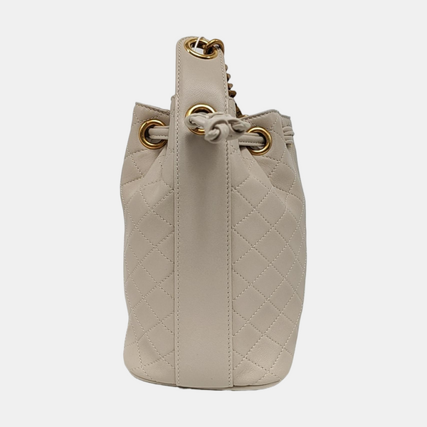 Authenticated pre-owned  CASSANDRE Quilted Lambskin White - Bucket Bag at Looply