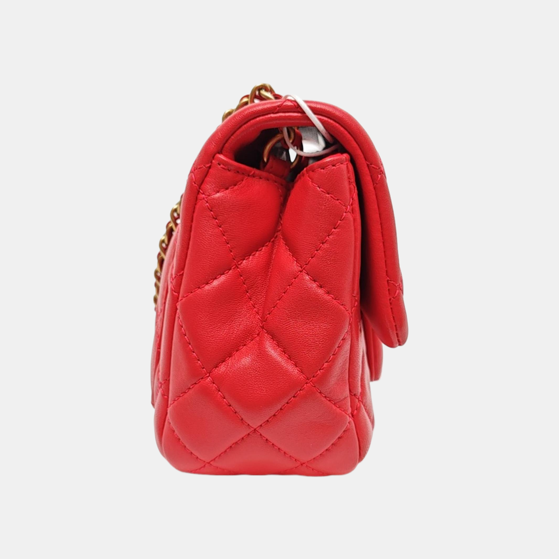 Authenticated pre-owned  CLASSIC FLAP Quilted Lambskin Red - Shoulder Bag at Looply