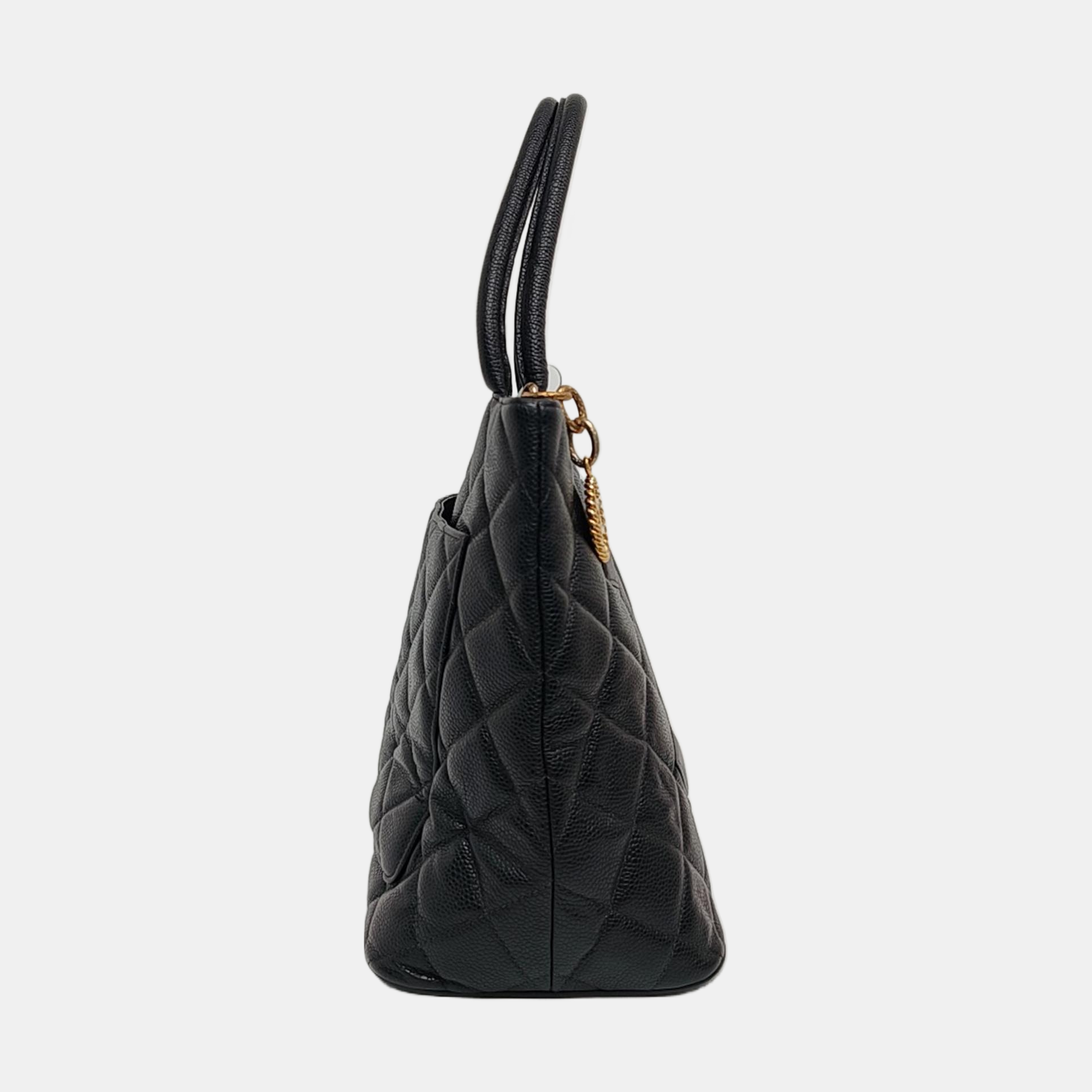 Authenticated pre-owned  MEDALLION Quilted Calfskin Black - Shoulder Bag at Looply