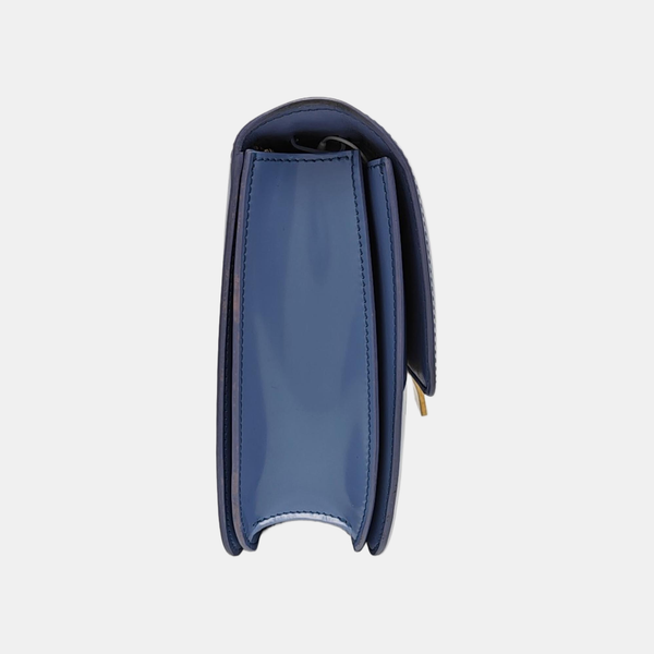 Authenticated pre-owned  CLASSIC BOX Medium Calfskin Blue - Shoulder Bag at Looply