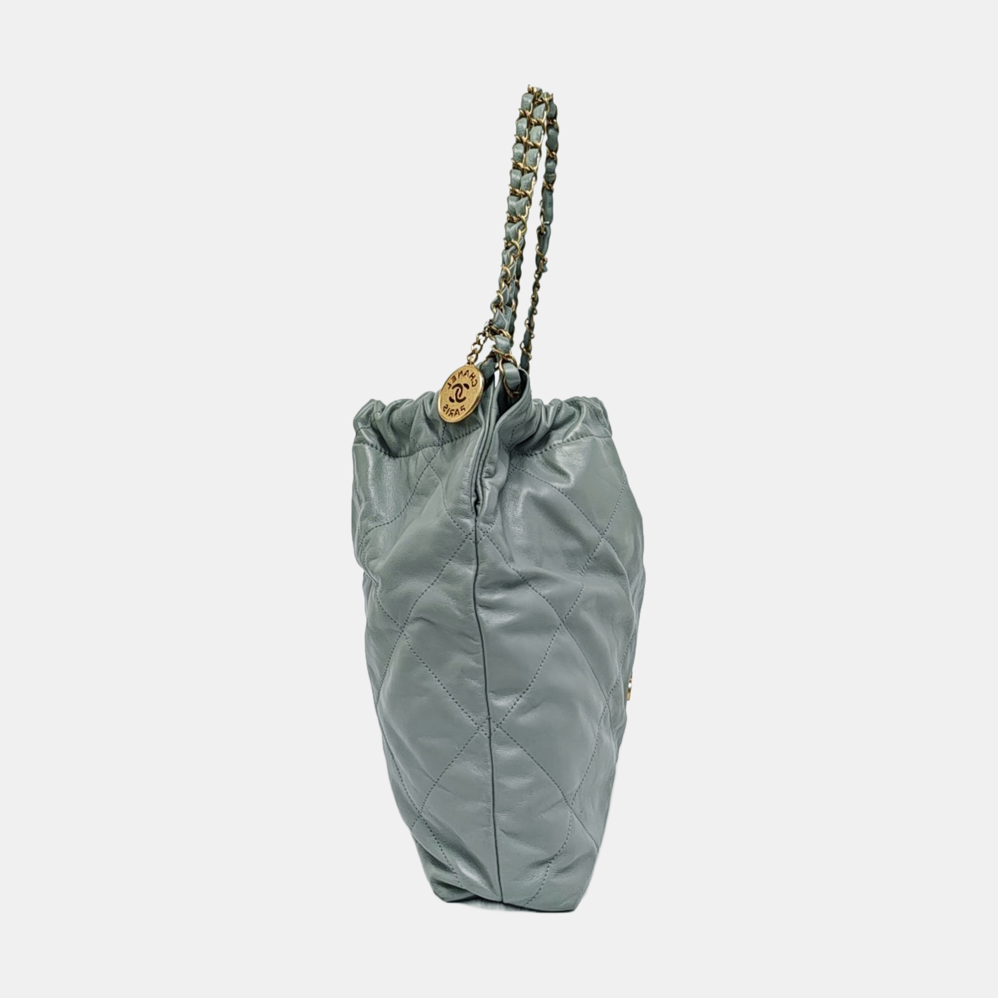 CHANEL 22 Medium Quilted Calfskin Green