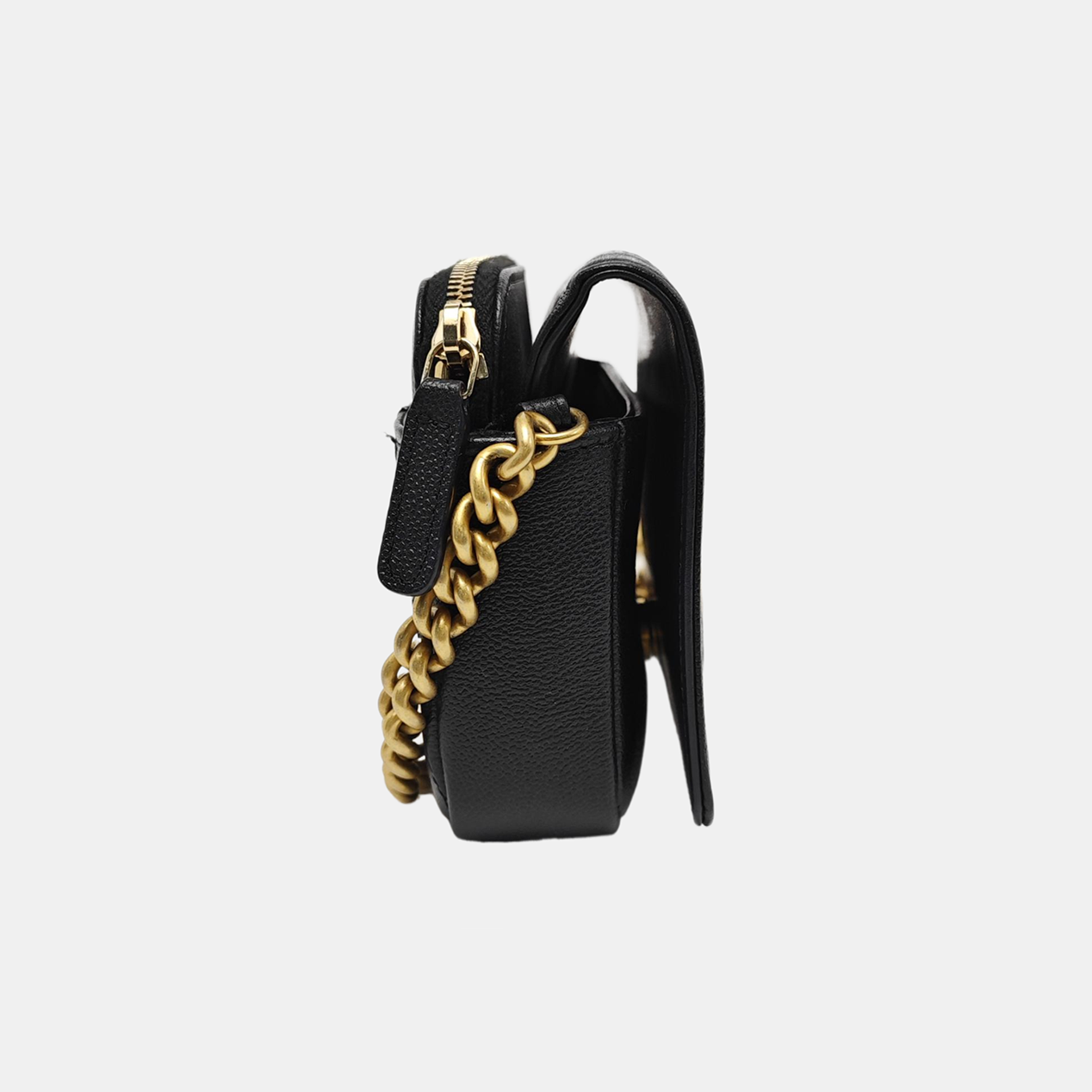 BOY CHANEL Piel de becerro graneada acolchada negra