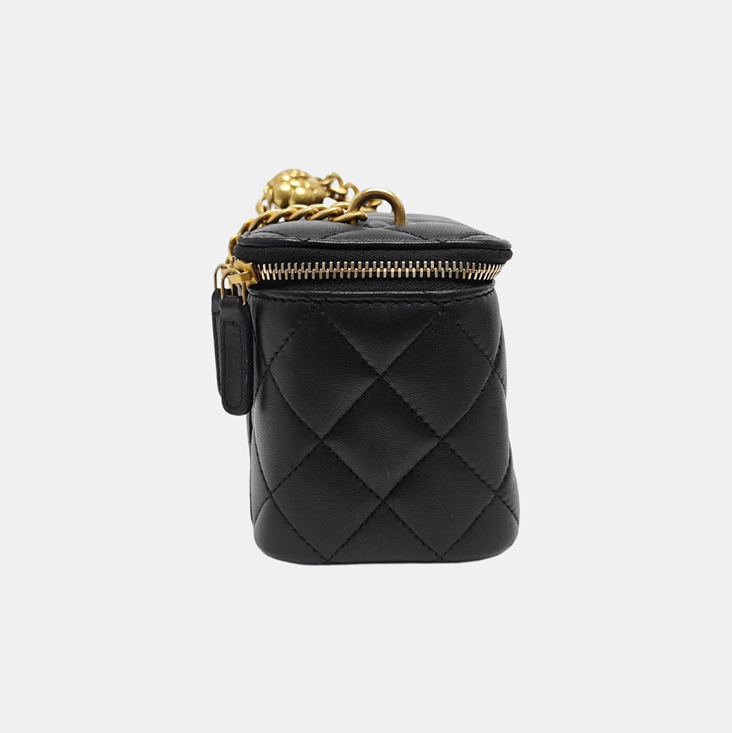 VANITY CASE Small Quilted Lambskin Black