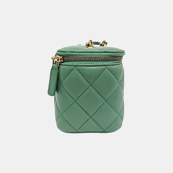 VANITY CASE Small Quilted Lambskin Green