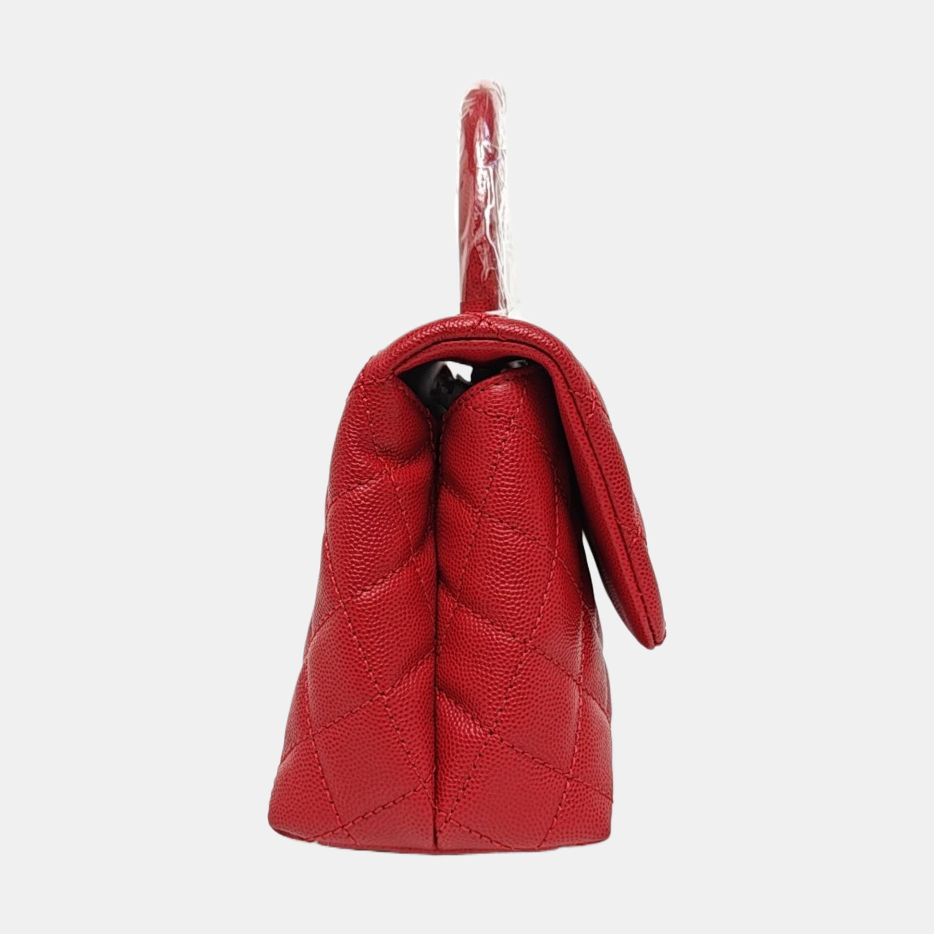 Authenticated pre-owned  COCO HANDLE Small Quilted Grained Calfskin Red - Shoulder Bag at Looply