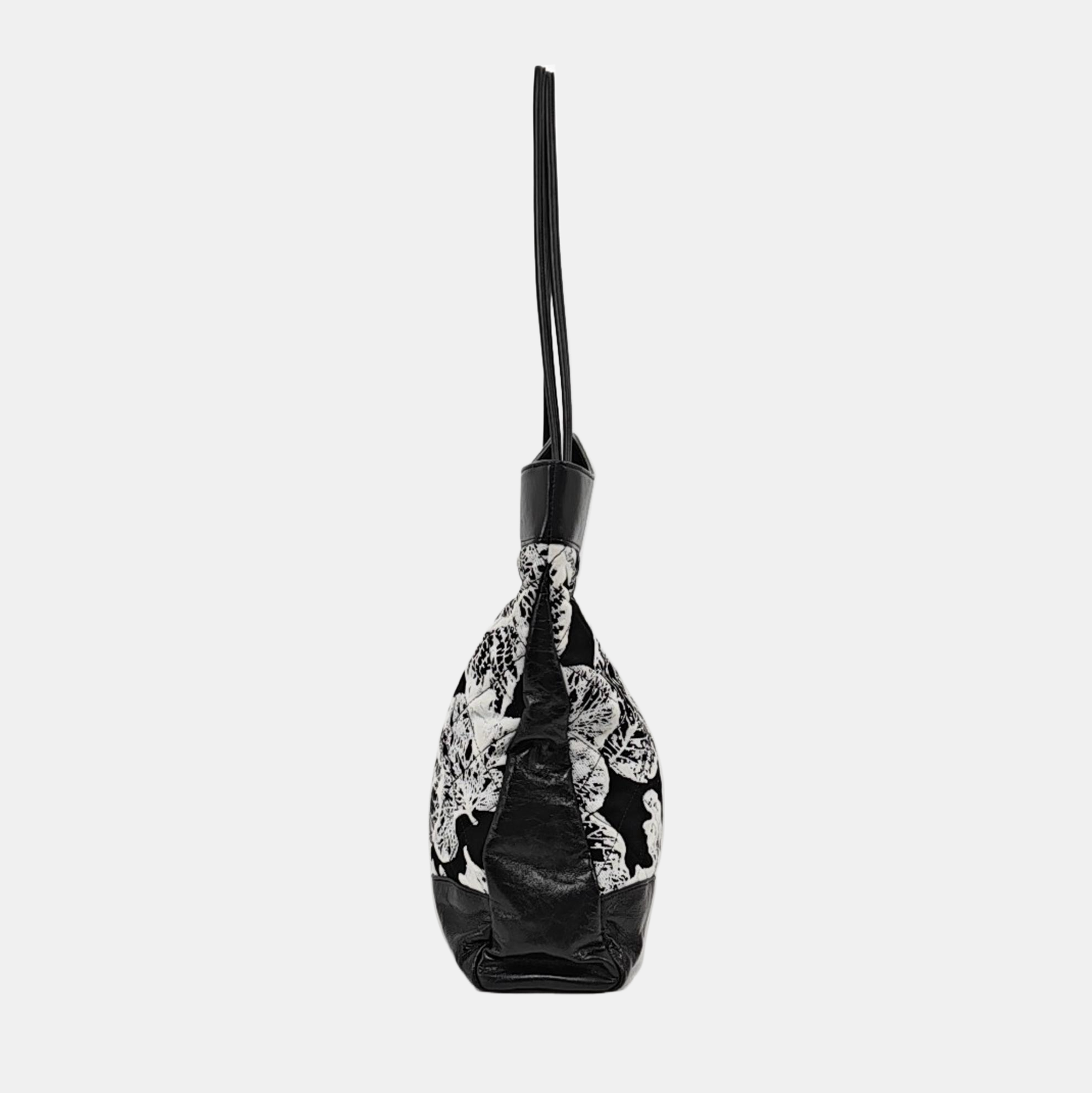 CHANEL 31 Quilted Canvas Black