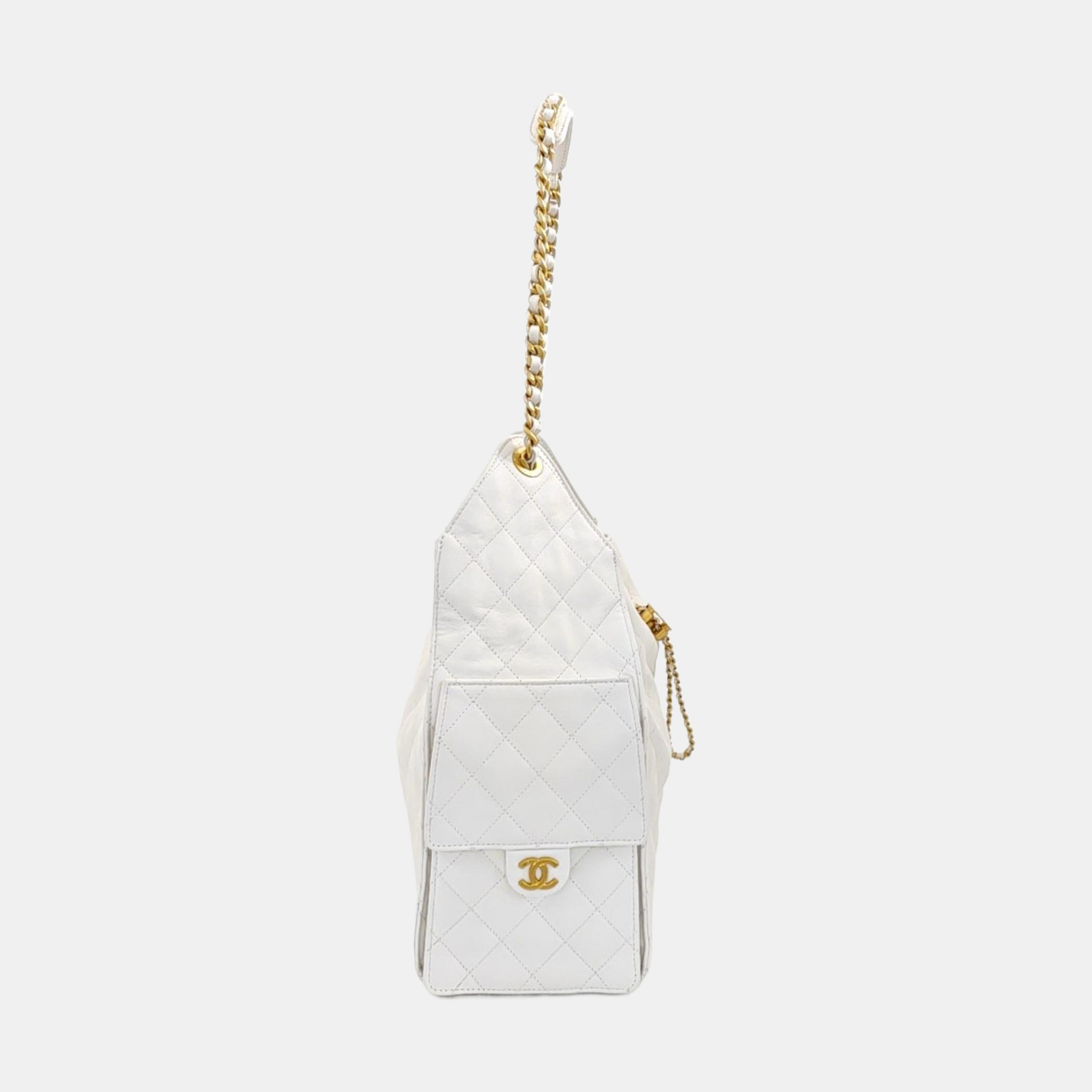 CHANEL 25 Medium Quilted Grained Calfskin White