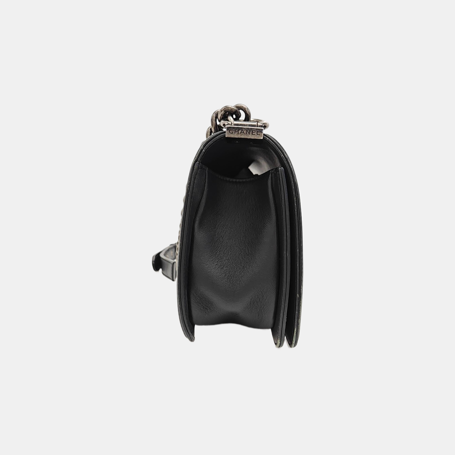 BOY CHANEL Medium Chevron Lambskin Black