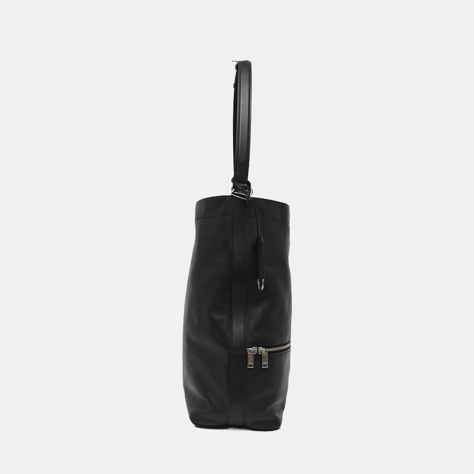 Calfskin Bucket Bag Large Black