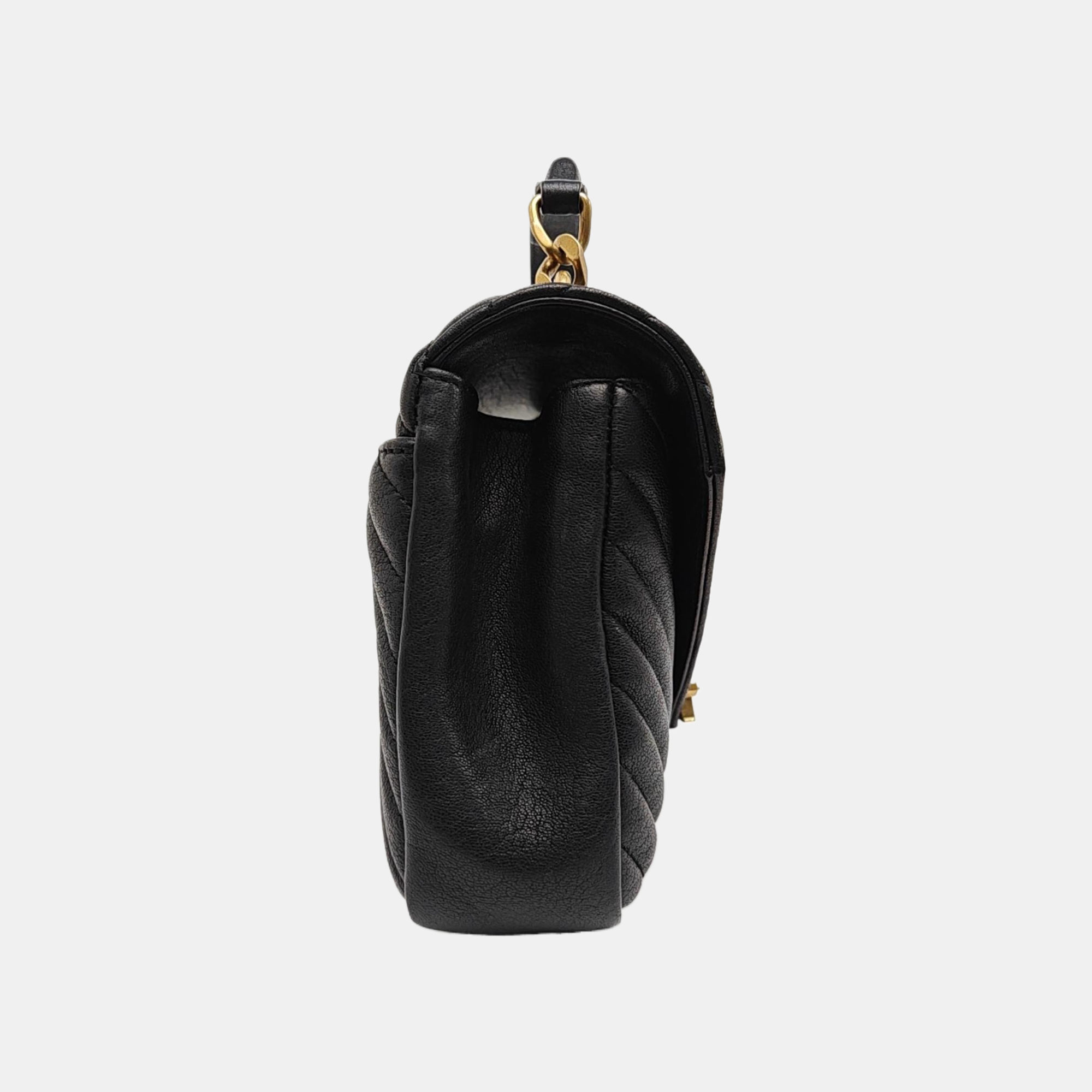 COLLEGE Medium Chevron Lambskin Black