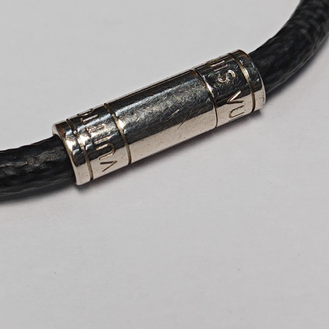 KEEP IT Metal Black Bangle