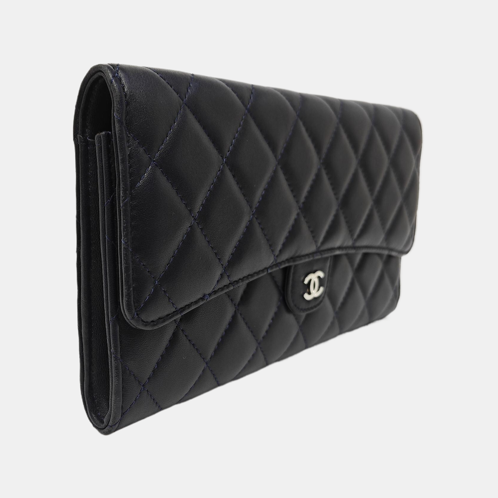 CLASSIC FLAP Mini Quilted Lambskin Blue Wallet