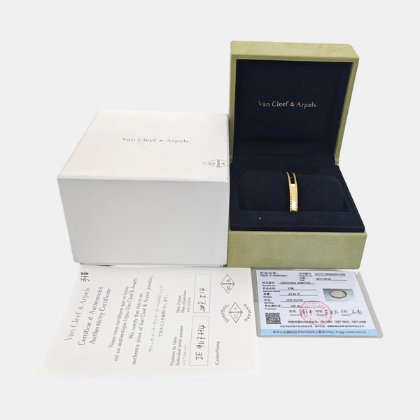 Perlée Signature 18k Gold Bangle