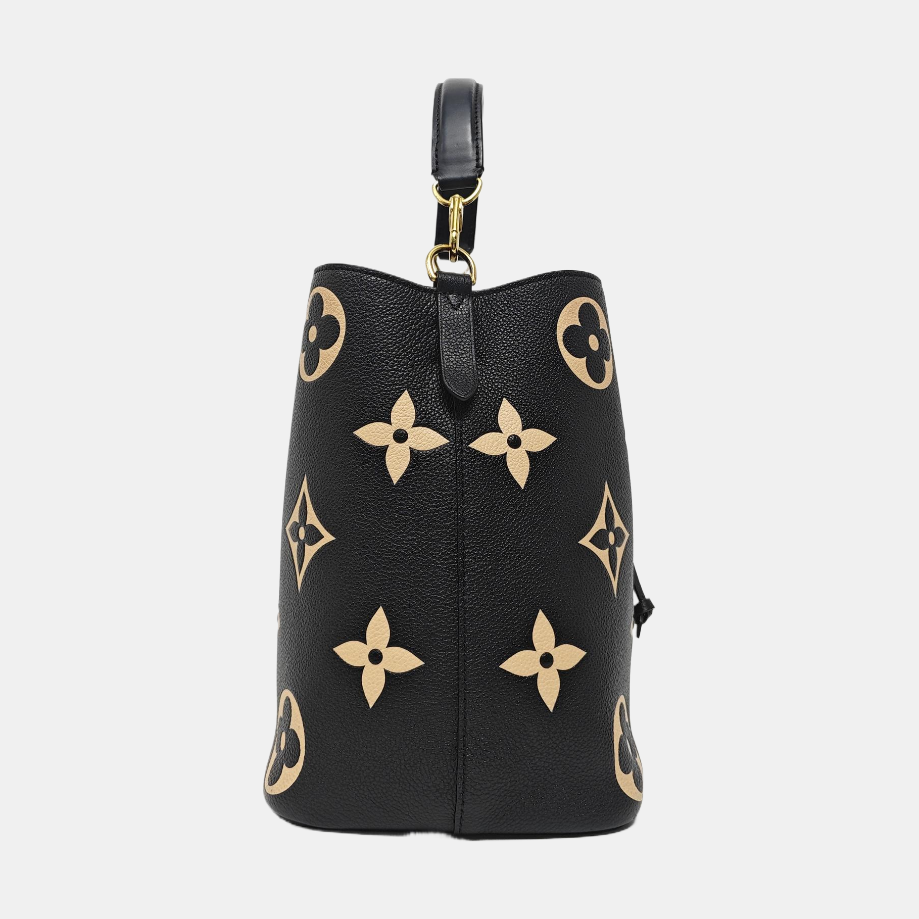 NÉONOÉ MM Calfskin Black