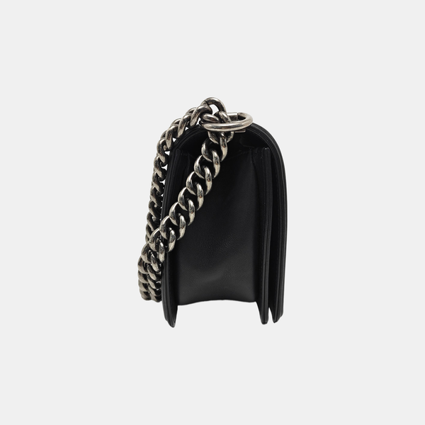 BOY CHANEL Medium Quilted Calfskin Black