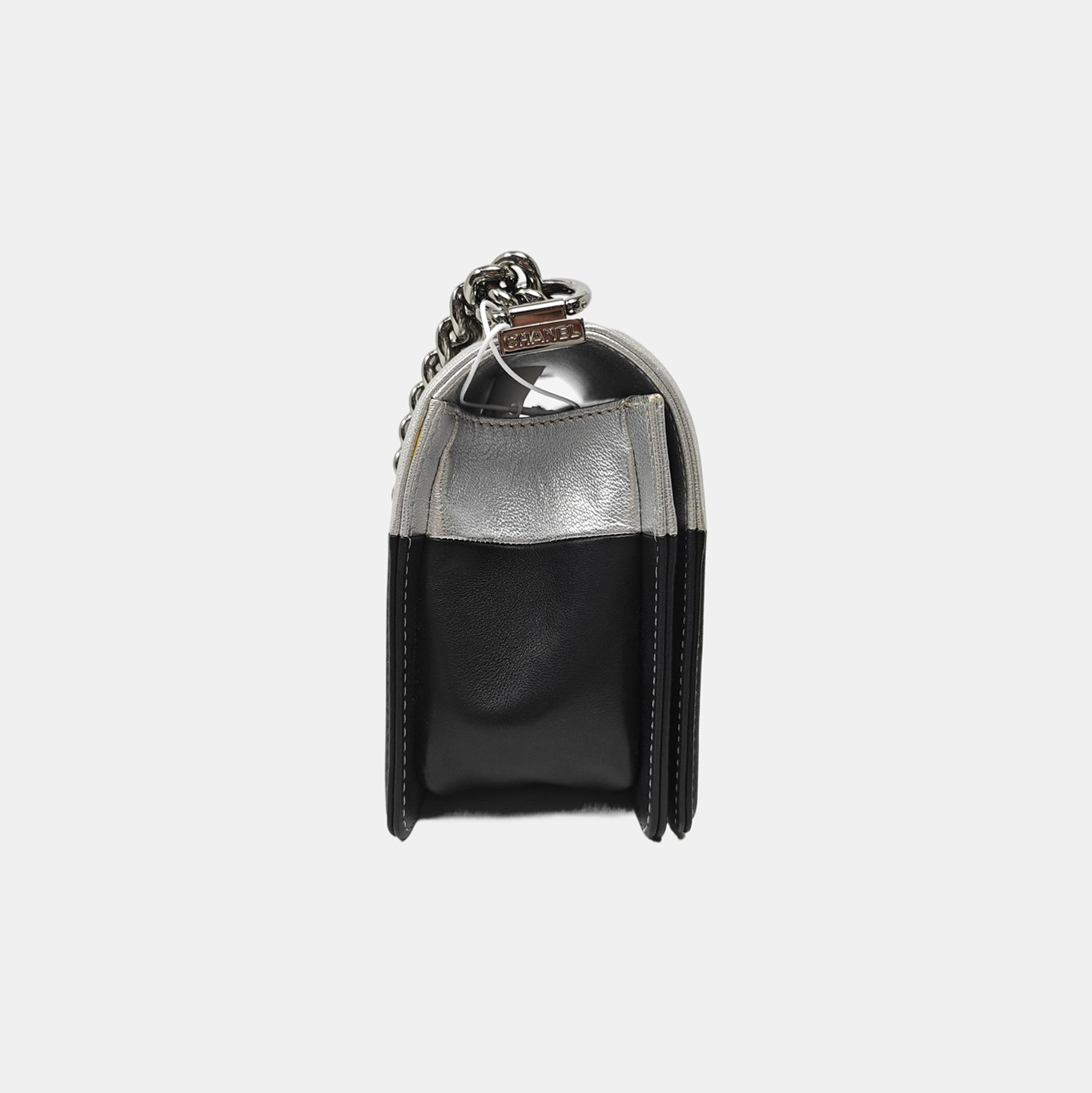 Authenticated pre-owned  BOY CHANEL Medium Calfskin Black - Shoulder Bag at Looply