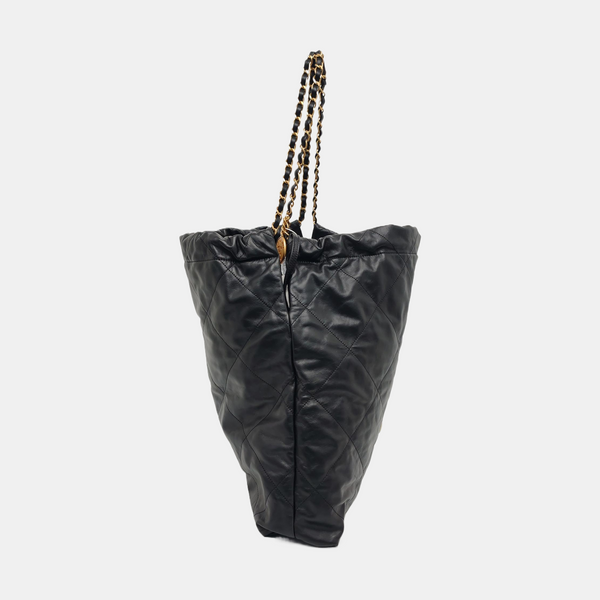 CHANEL 22 Medium Quilted Calfskin Black