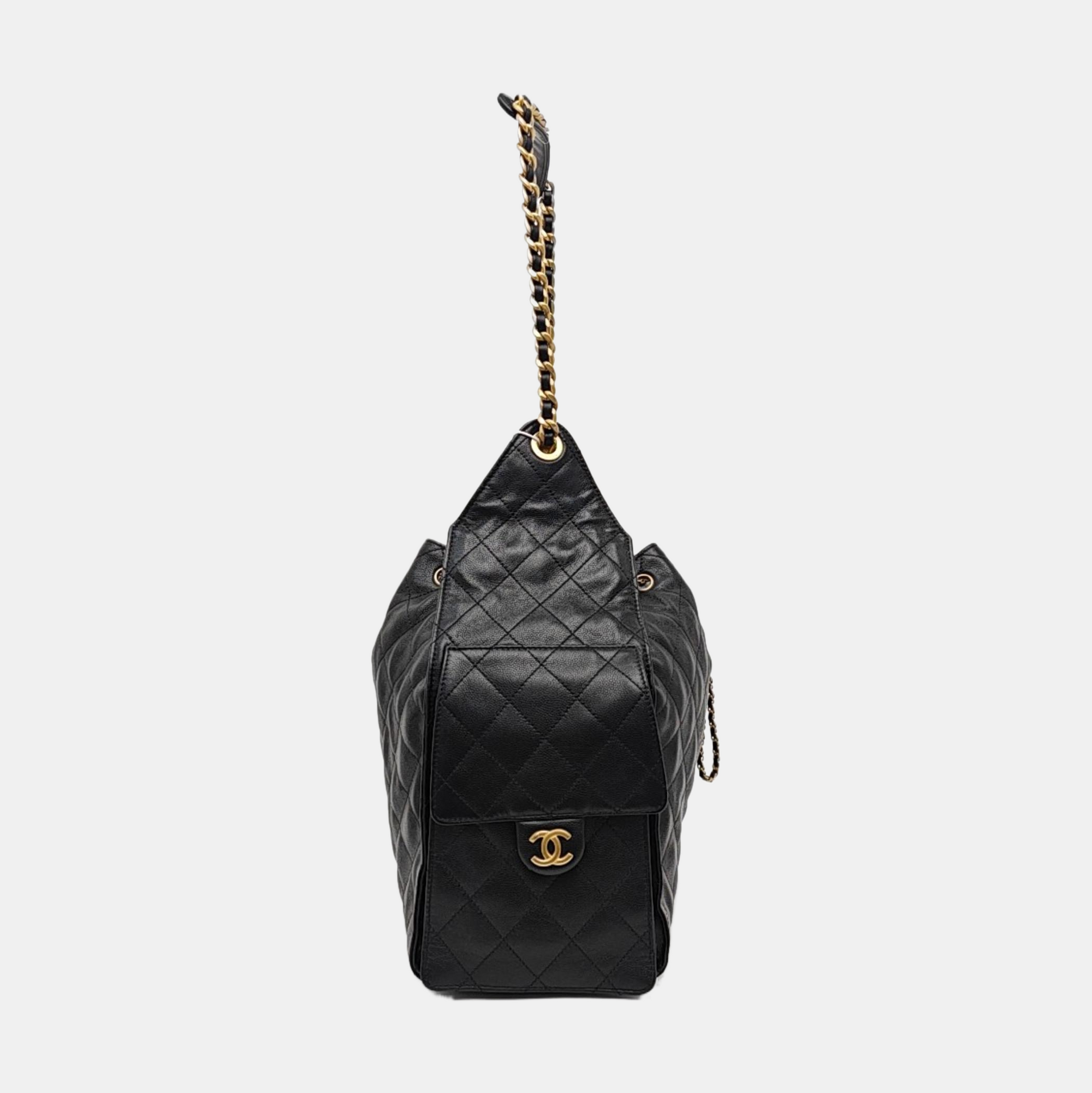 CHANEL 25 Medium Quilted Grained Calfskin Black