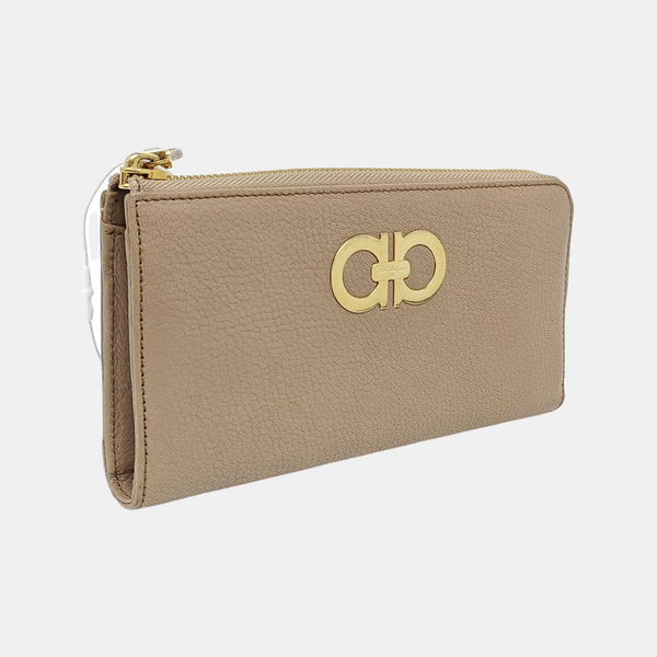 Authenticated pre-owned  Gancini Calfskin Grey - Clutch at Looply