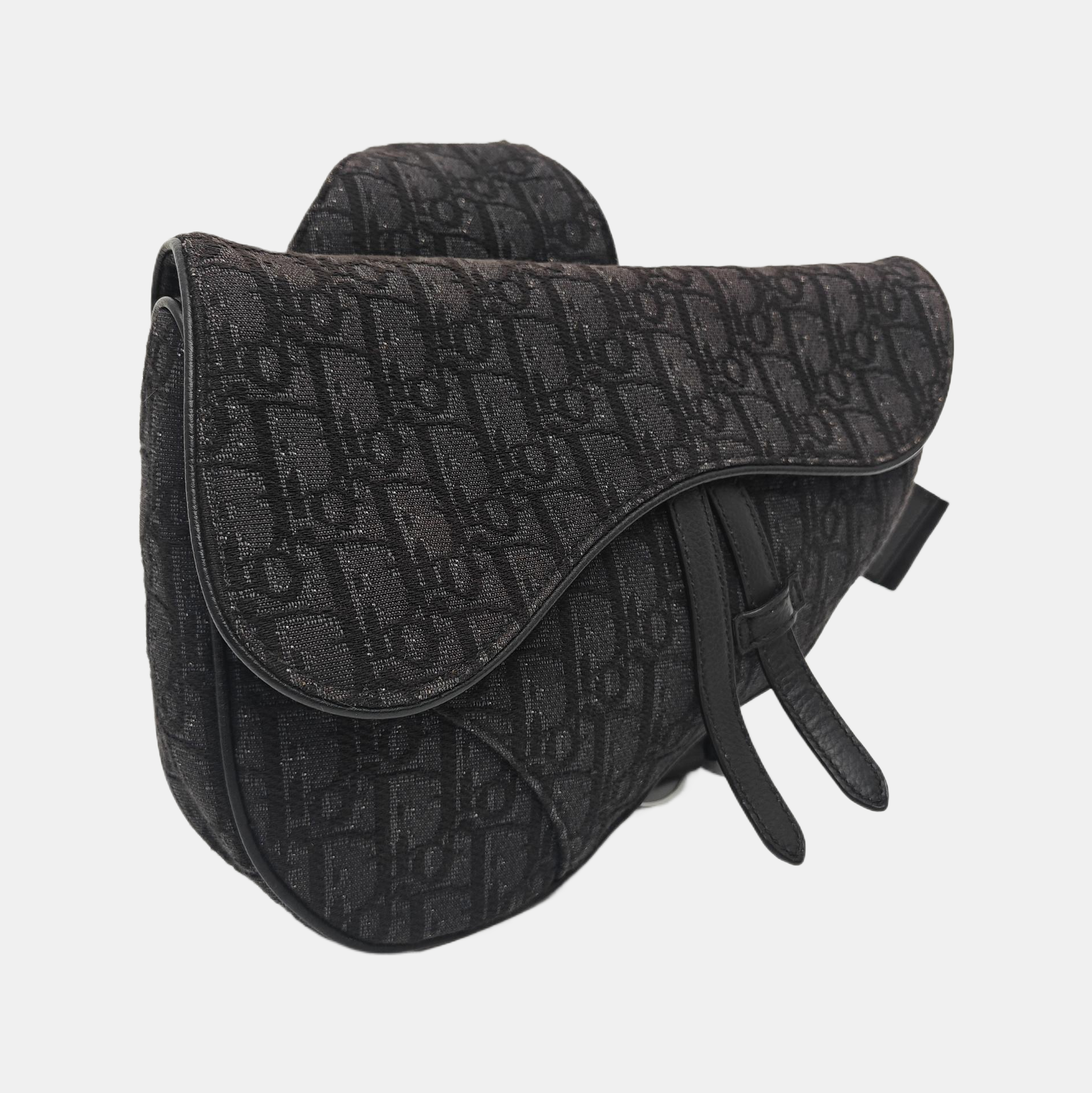 Saddle Medium Oblique Canvas Black