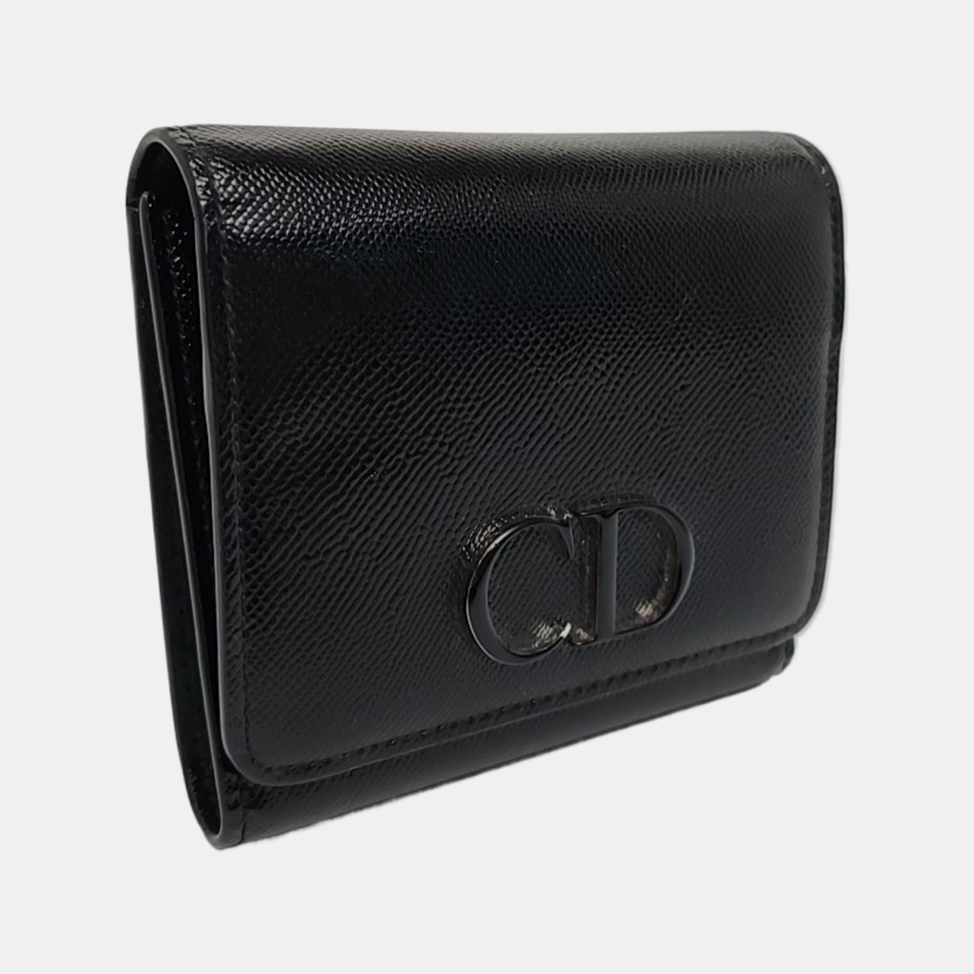 Authenticated pre-owned  30 Montaigne Calfskin Black Wallet - Wallet at Looply