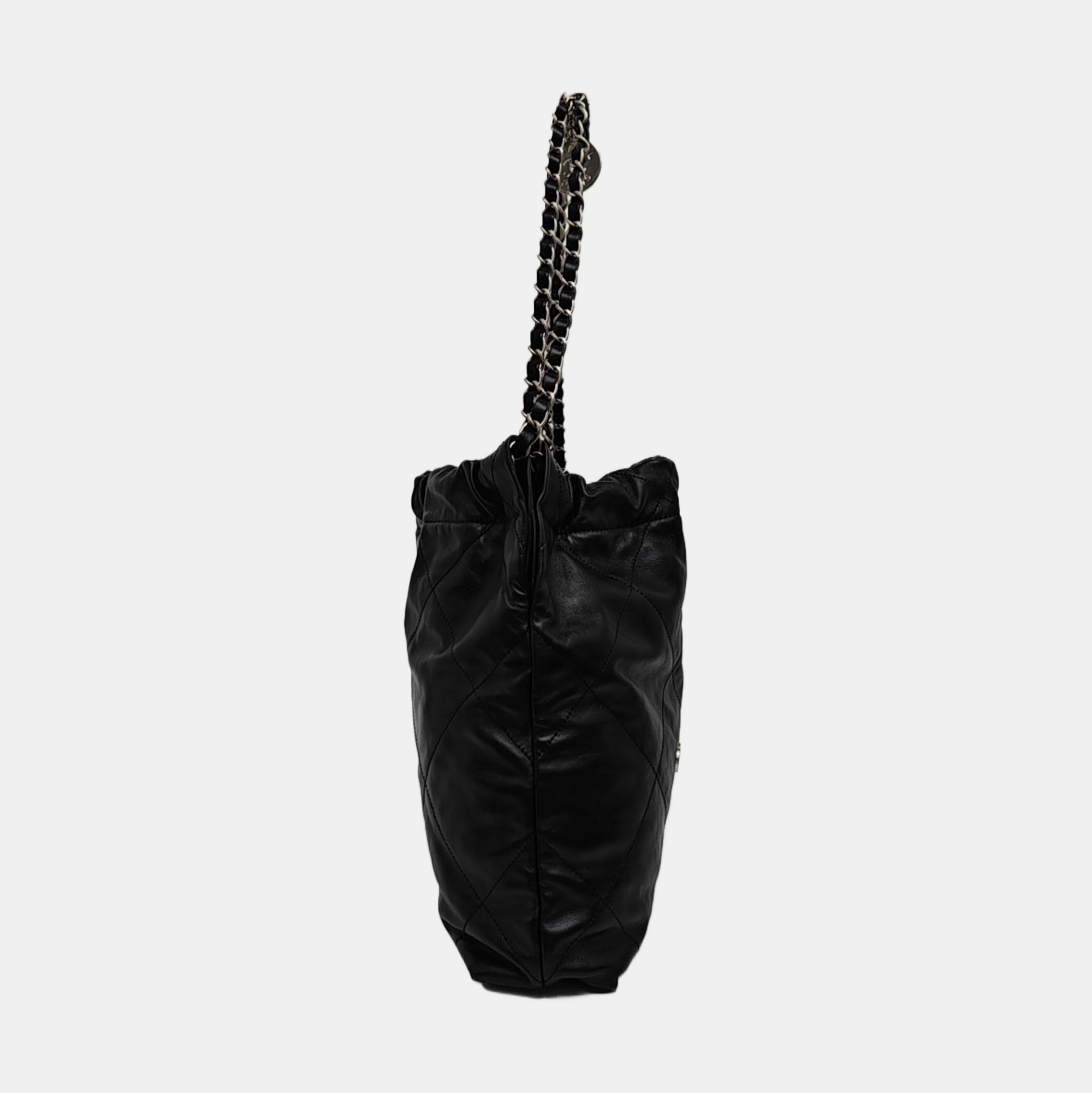 CHANEL 22 Small Quilted Calfskin Black
