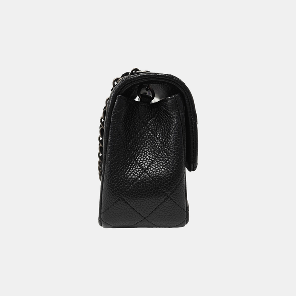 CLASSIC FLAP Mini Quilted Grained Calfskin Black