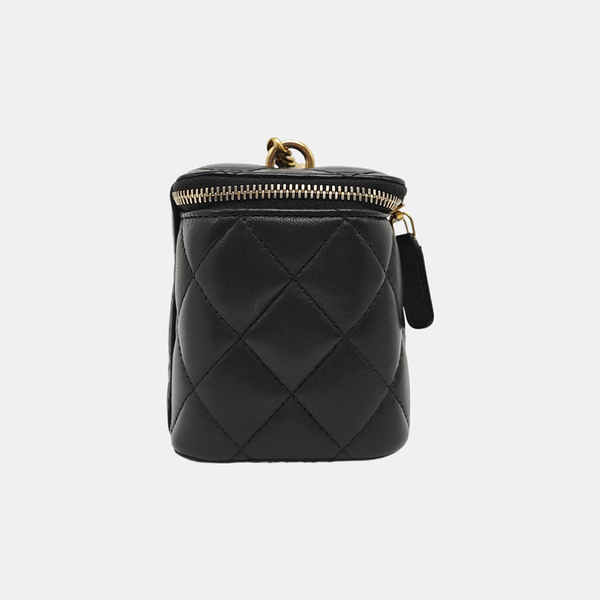 VANITY CASE Medium Quilted Lambskin Black