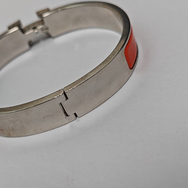 Clic H Metal Orange Bangle