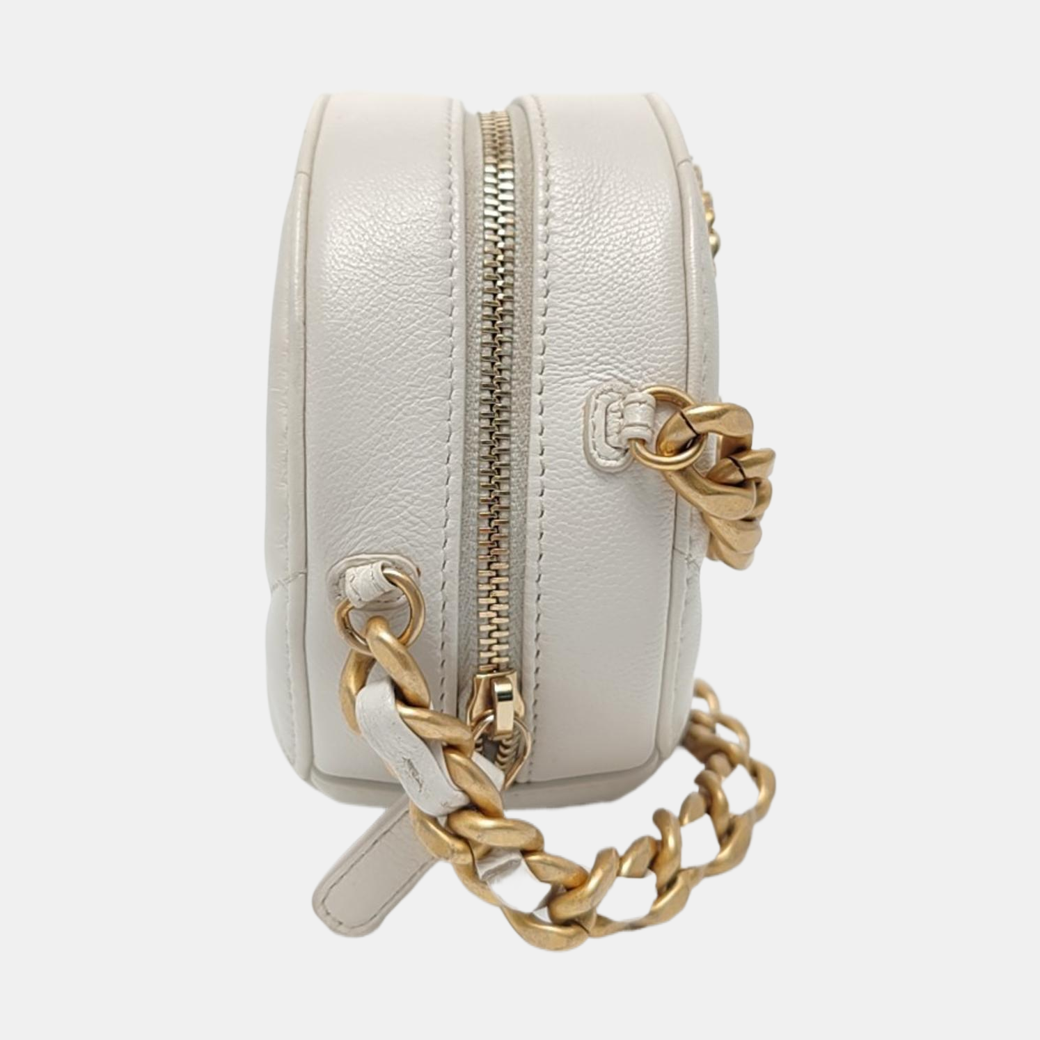 Authenticated pre-owned  CHANEL 19 Quilted Lambskin White - Crossbody Bag at Looply