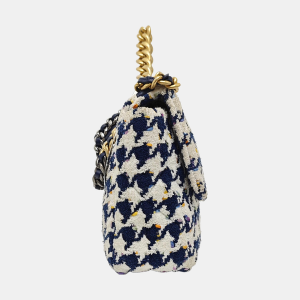 CHANEL 19 Large Quilted Fabric White
