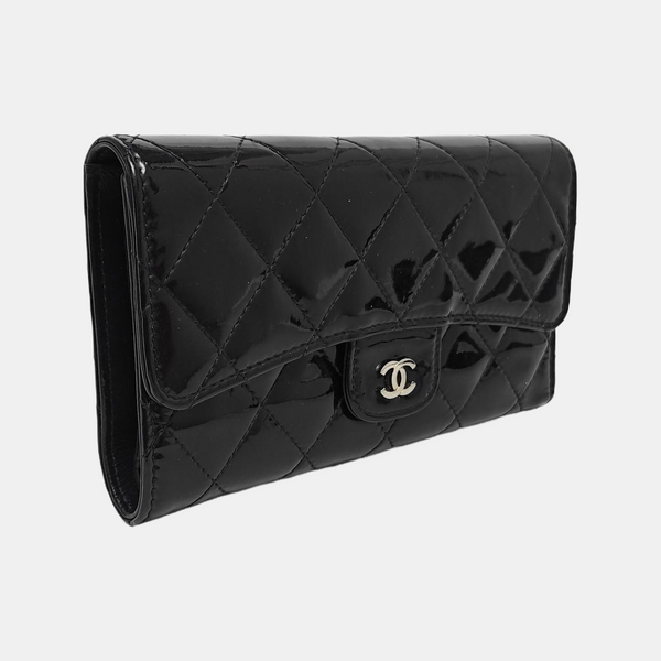 CLASSIC FLAP Mini Quilted Patent Leather Black Wallet