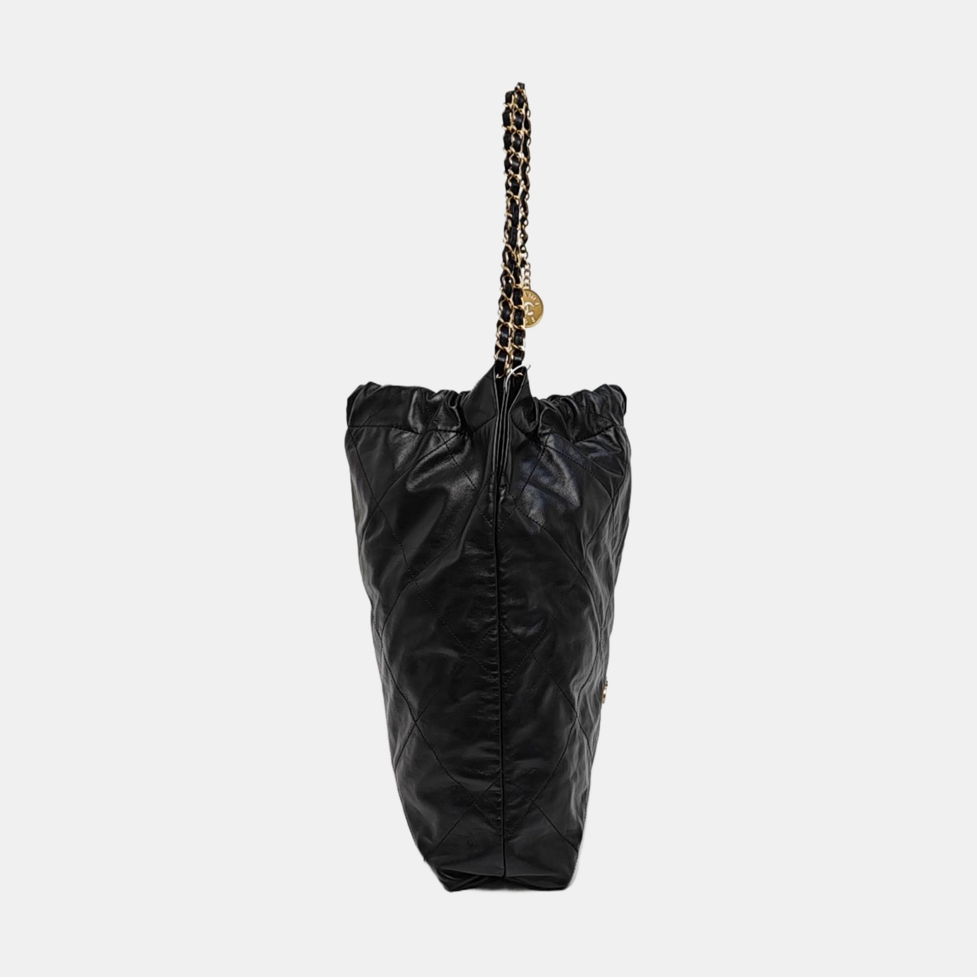 CHANEL 22 Medium Quilted Calfskin Black