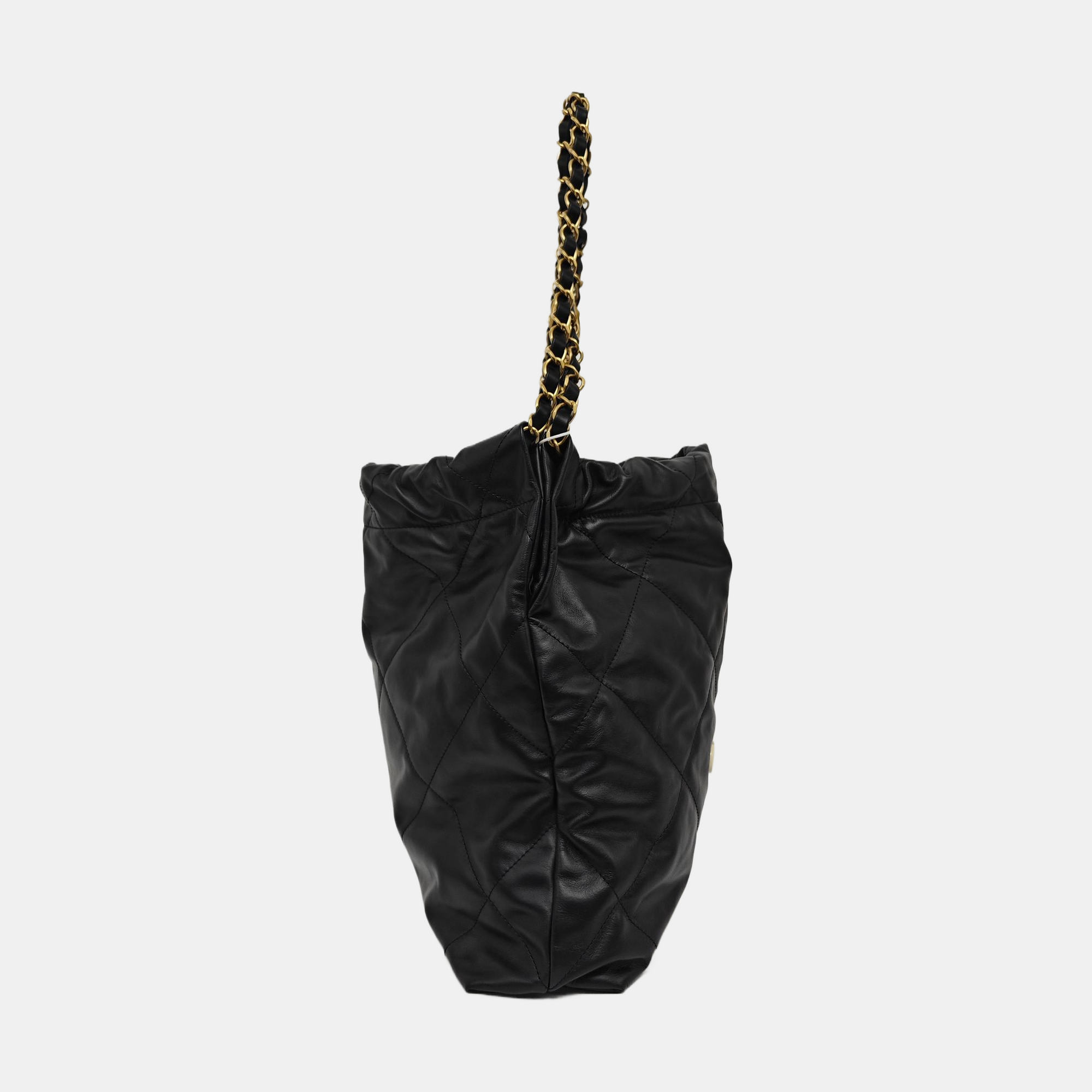 CHANEL 22 Small Quilted Calfskin Black