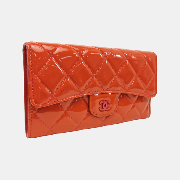 CLASSIC FLAP Mini Quilted Patent Leather Orange Wallet