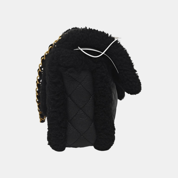 Authenticated pre-owned  CLASSIC FLAP Quilted Sheepskin Black - Crossbody Bag at Looply