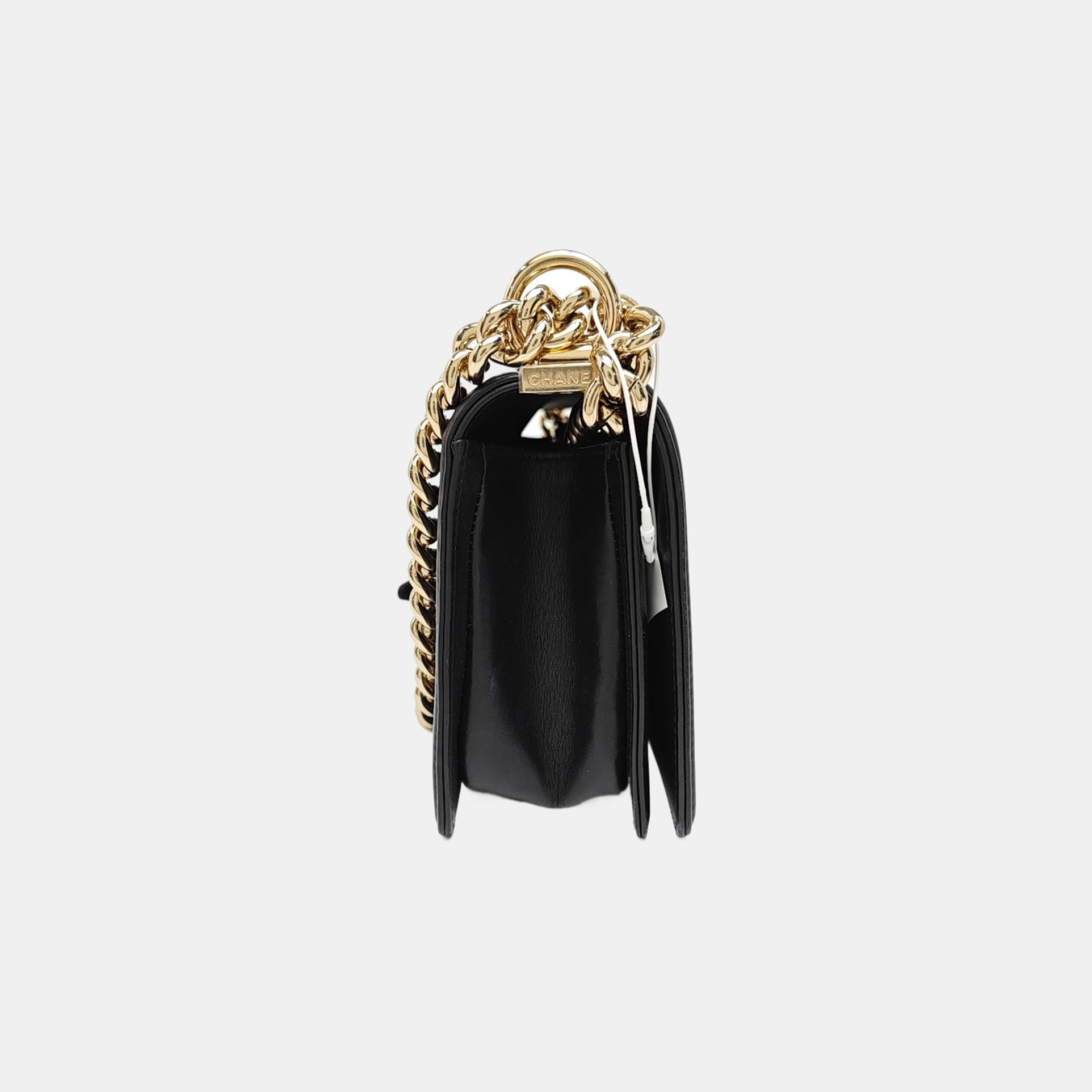 BOY CHANEL Medium Lambskin Black