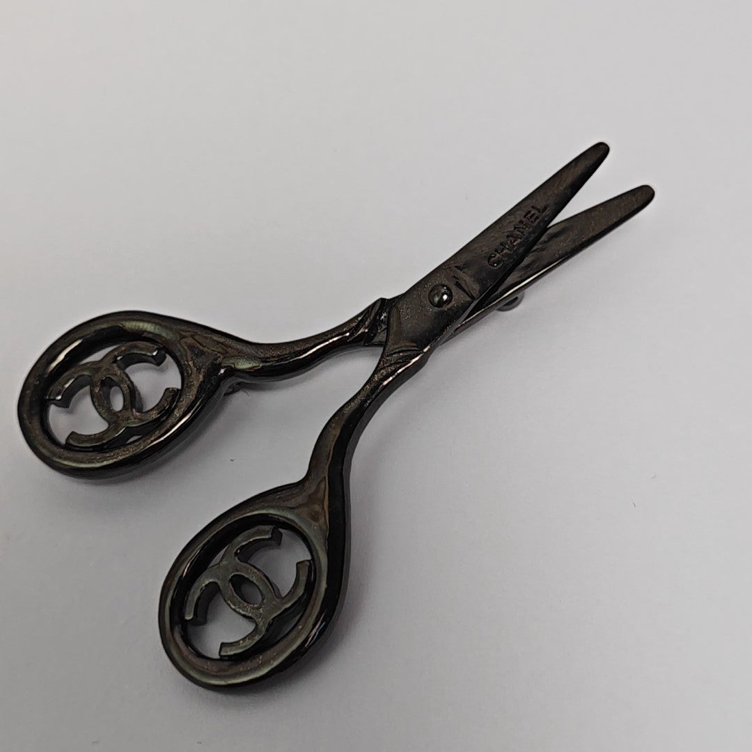 Metal Gray Brooch