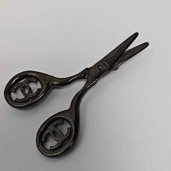 Metal Gray Brooch