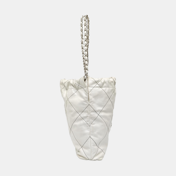 CHANEL 22 Medium Quilted Calfskin White