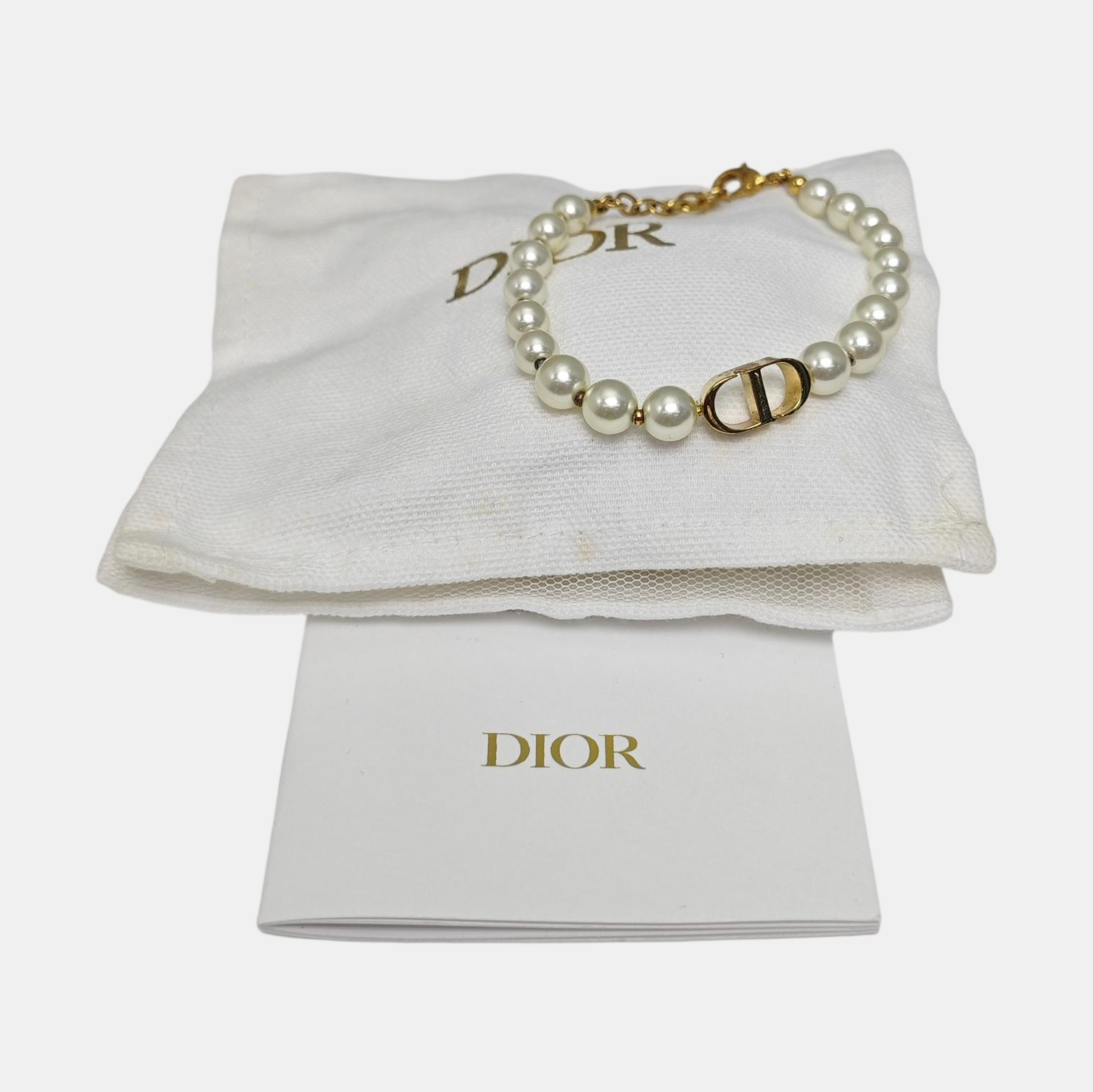 30 Montaigne Faux Pearl White Bracelet
