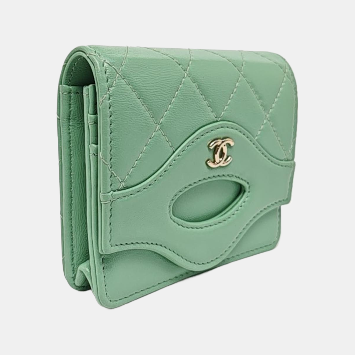CHANEL 31 Quilted Lambskin Green Wallet